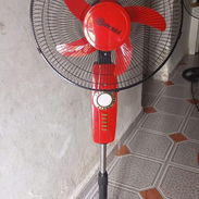 VENTILADOR RECARGABLE DE PIE  16" MARCA : BOYNEE - Img 57139475