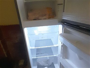 Refrigerador sakey en perfectos estado nuevo con dispensador de agua - Img 69121452