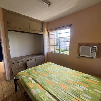 Rento departamento en nuevo vedado con balcón a la calle - 5/7