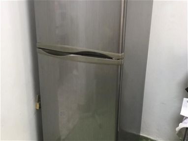 Refrigerador LG de doble temperatura 11 pies cúbicos - Img main-image