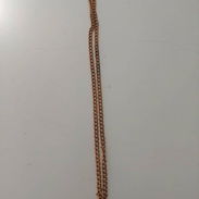 Vendo cadena de hombre con baño de oro 10, eslabones de 6 mm, circunsferencia de 70 cm, Benjamin 58269777 - Img 58010874