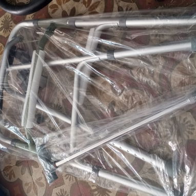 Muletas nuevas y Andador de adulto con Bastón - Img 123557297