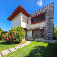 Casa Totalmente independiente Nuevo Vedado 430 m2 Año 1956 6/4 en 150mil 53582376 - Img 55691842