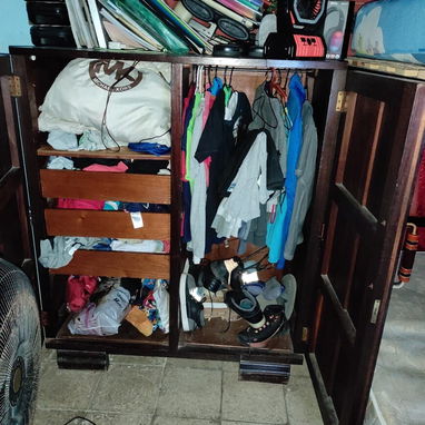 Se vende escaparate de madera - 2/2