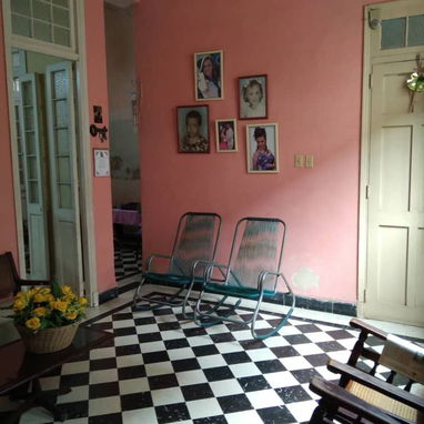 casa en Centro Habana en planta baja [ Colonial Antigua de Puntal Alto ]* - Img 121775332