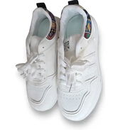 Tenis Sport Blancos y negros - Img 58118059