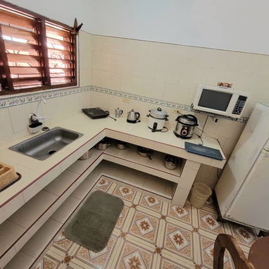 Oferta de descuento en casa  Nataly con piscina en la playa de Guanabo, ubicada a sólo una cuadra del mar 🌊+53 52463651 - Img 103383248