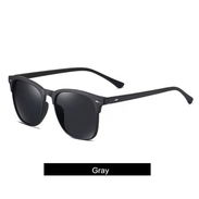 gafas de sol en gris y negra - Img 58098131