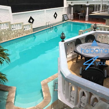 Hermosa casa con piscina.  Reservas por WhatsApp 5 8142662 - Img 120341349