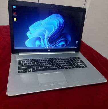 Laptop HP  - Pantalla: 17 pulgadas - Procesador: i3-1115G4 - Ram: 12GB (expandible) - Almacenamiento: 250GB SSD (expandi - Img 97278339