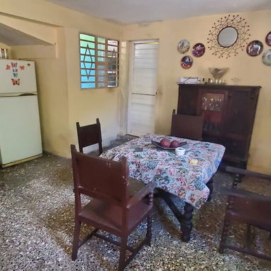 Se vende gran propiedad en Nuevo vedado, por las ruinas del Almendares - 3/10