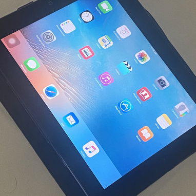 iPad de uso en buen estado en 25 dólares o euros( MN no se acepta) en Playa. Al WhatsApp interesados. Detalles a continu - Img 123425994