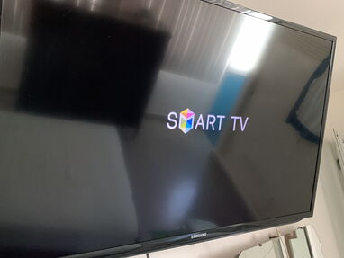 LED TV SAMSUNG 40” (SMART TV) + BASE DE PARED - Img main-image