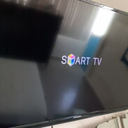 LED TV SAMSUNG 40” (SMART TV) + BASE DE PARED - Img 44734224