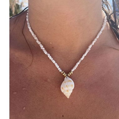 ☀️🌊 ¡El verano ya llegó y tu look playero pide a gritos el toque del mar! 🌊☀️  Collares, tobilleras, pulseras y más - Img 124768364