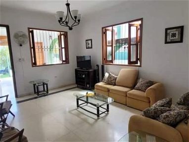 Se vende casa con 6 habitaciones, 6 baños y patio en Monte Barreto, Playa - Img 68218992