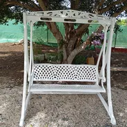 Hermoso columpio de aluminio de 3 plazas para exterior esmaltado en blanco - Img 53373852