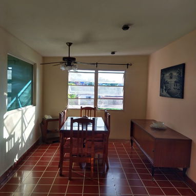 Apto en nuevo vedado cerca del zoológico y Barbarán, 2 cuartos y 2 baños, 1er piso, azotea libre , 2 terrazas 1 cubierta - 5/10