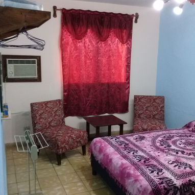 Vendo o cambio x dos, una mediana y otra pequeña con todo lo necesario para una persona. - Img 122249732