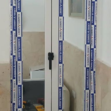 ☎️Realizamos todo tipo de diseños modernos en carpintería de aluminio y cristalería . *Llena de estilo y vida tu hogar - Img 124947333
