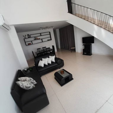 Renta linial de moderno apartamento en Vedado - Img 121100566