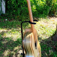 Guitarras nuevas las estrena el cliente - Img 56202490