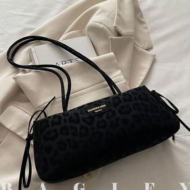 Nuevas carteras, siempre bellas - Img 121585331