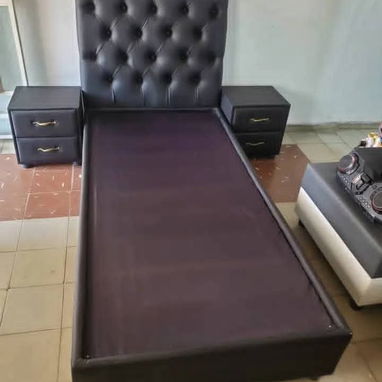 Camas Tapizadas listas para entregar - Img 122968694