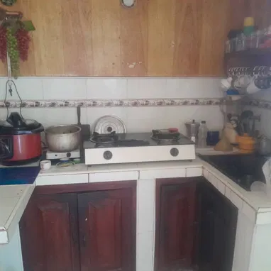 En un primer piso 🏘 entrada unica,somos 2 vecinos,antes era una sola casa de dividio en Arroyo naranjo (#48) - Img 119413770