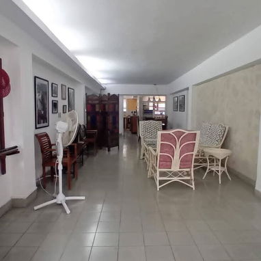 Renta de apartamento independiente en Vedado por 23 y 26 electricidad 24 horas - 4/10