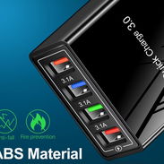 Cargador múltipuertos de 4 USB, carga rápida - Img 56215838