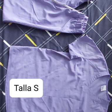 🥼Bata de médico y pijamas para guardia. Son de mujer talla S y M de uso en buen estado. - Img 125987660