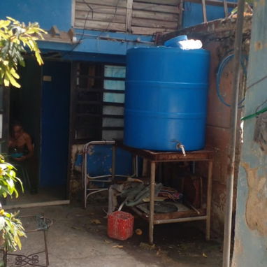 SE VENDE CASA DE 4 CUARTOS, PUERTA  A LA CALLE EN LUYANÓ, DIEZ DE OCTUBRE - 9/10