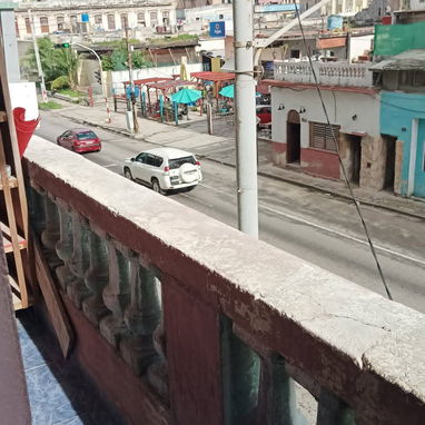 *REBAJADO A $40.000usd. En Venta apartamento (1er piso, 25 escalones) de un edificio de construcción capitalista de los - 2/10
