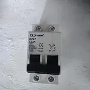 Breaker DOBLE -32A -Q7- Protector de voltaje 110V/20A - Img 55339621