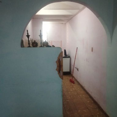 Vendo apartamento en Alamar micro x 6to piso, de sala grande ,balcón ,2 cuarto ,baño,cocina grande y patio . - Img 125505005