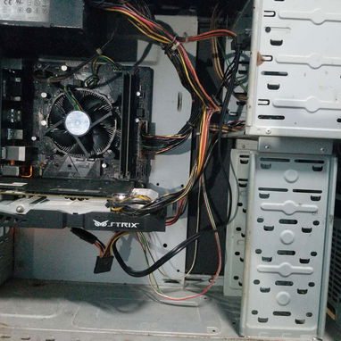 58381570--Vendo pc de escritorio de 9na generacion buena para jugar - 2/3