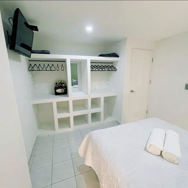 🏠 Descubre nuestro apartamento de renta ubicado en el Vedado en Avenida 23 y Calle E. "Será un placer recibirle" - Img 115106989