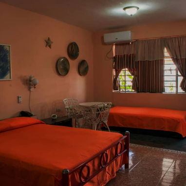 RENTO LINDO APTO INDEP.DE UNA HAB. EN EL CORAZON DEL VEDADO -tel. 53864035 - Img 96697995