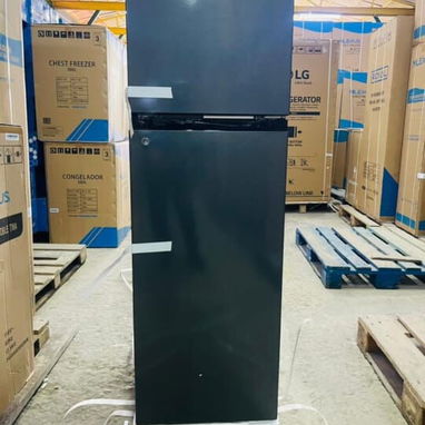 Refrigerador ROYAL 7.3 pies con llaves y cerradura ($360 y $380) - 3/4