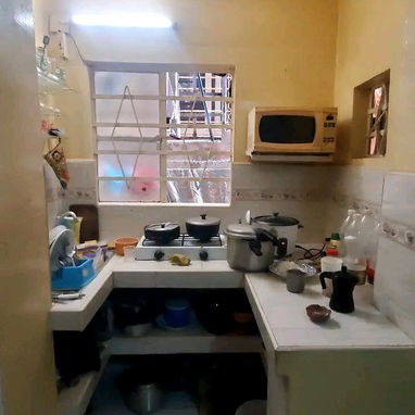 12500 usd vendo apartamento en el vedado es interior más q céntrico ubicado en 23 y G es en bajos de 1/4 con vestidor (q - 3/8