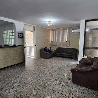 Vendo Casa Apartamento en Reparto Náutico Playa - Img 109109634