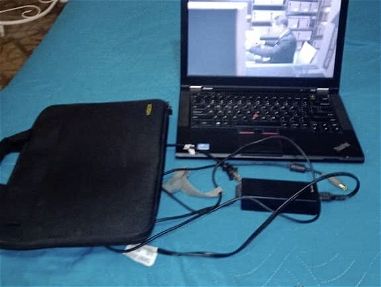 Laptop lenovo en perfecto estado con su cargador y su estuche - Img main-image-45722713