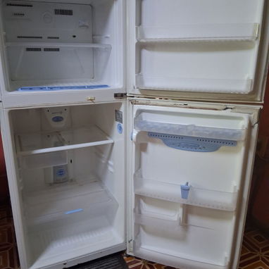 Refrigerador marca LG Electrocool con la máquina que no comprime - Img 126466304