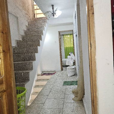 ✔️*Se vende 🏡 puerta de calle en Centro Habana* ✔️*En la planta baja sala,comedor y cocina,un baño de servicios ✅️* ✔️* - Img 118436154