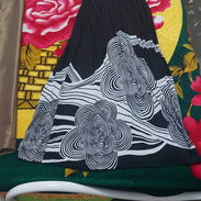 Vestido bello,tomacorriente carga celular,Molino BOSCH,CAFETERAS,perfumes,pantalones,Lámina plasticar - Img 49726872