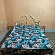 cama 3/4 con bastidor y colchón de muelle en 120 USD - Img 57532525