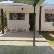 🪼 CASA EN ALQUILER EN ATABEY | RENTA DE LUJO EN EL MUNICIPIO PLAYA, LA HABANA 🏡✨ - Img 55413796