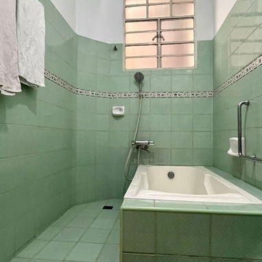 Se renta casa para negocio, totalmente independiente de 2 pisos. - Img 119850753