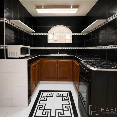 Ref# 76.Espectacular casa semi independiente todo de lujo con dos cuartos en oferta. Oportunidad de inversión!!! - Img 126098498